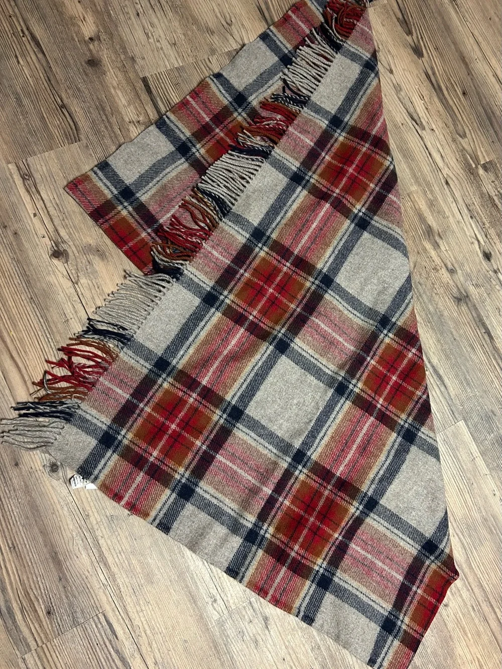 Pendleton Plaid 100% Wool Throw in Red, Navy & Cream with Fringe